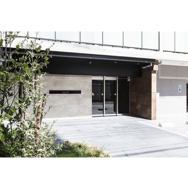 18/29 エントランス