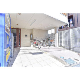 16/26 エントランス