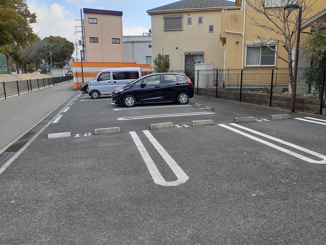 14/20 駐車場