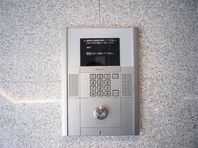 13/13 エントランス