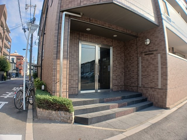 14/16 エントランス