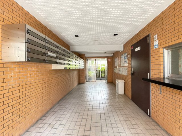 23/26 エントランス