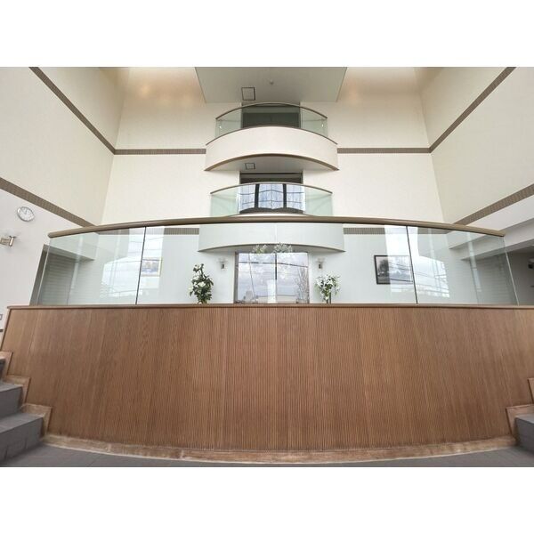 20/21 エントランス