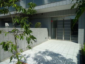 2/5 エントランス