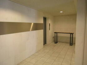 5/5 エントランス