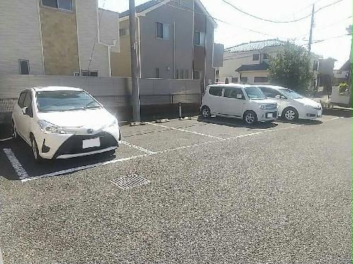 14/14 駐車場