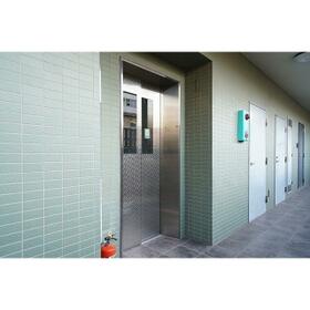 18/24 エントランス