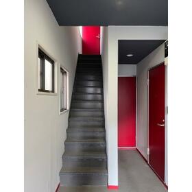 16/23 エントランス