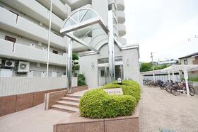 16/16 エントランス