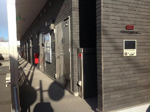 13/18 エントランス