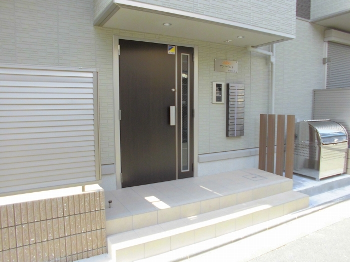 14/18 エントランス