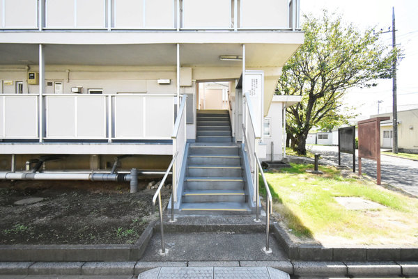 14/18 エントランス