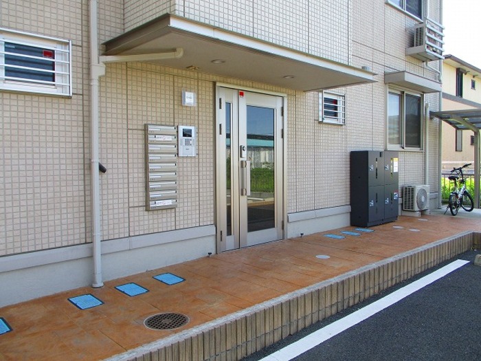 18/20 エントランス