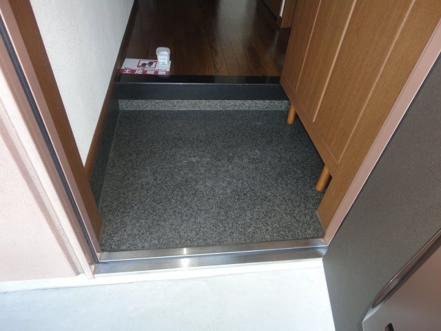 13/27 玄関