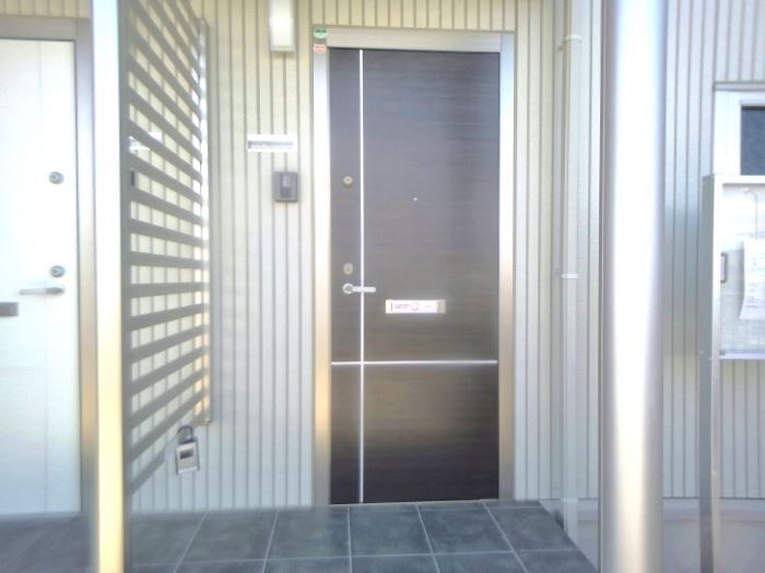 19/23 エントランス