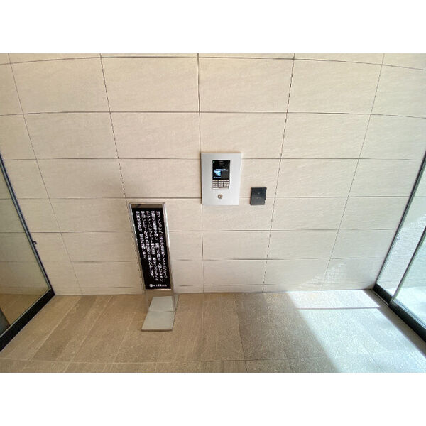 13/15 エントランス