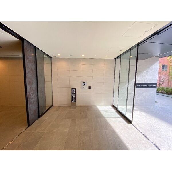 15/15 エントランス