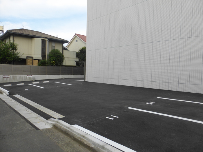 18/25 駐車場