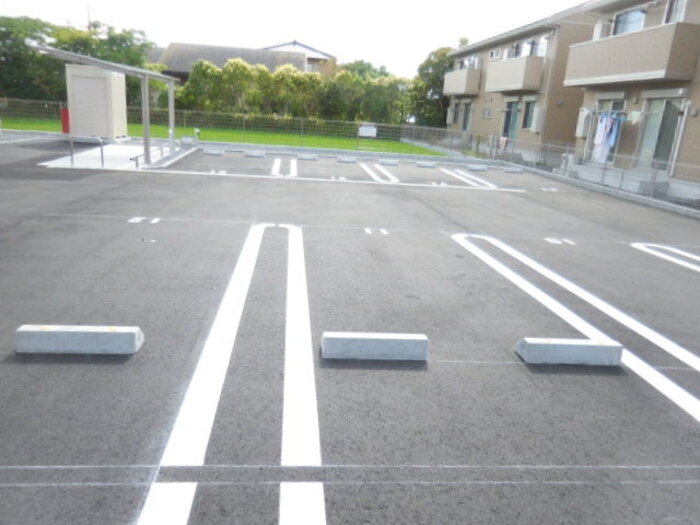 16/20 駐車場