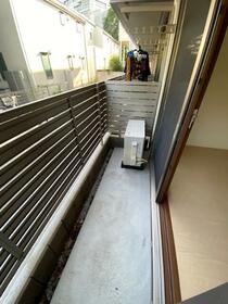 13/18 バルコニー