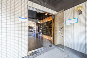 16/16 エントランス