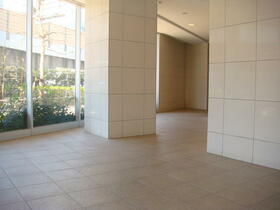 13/13 エントランス