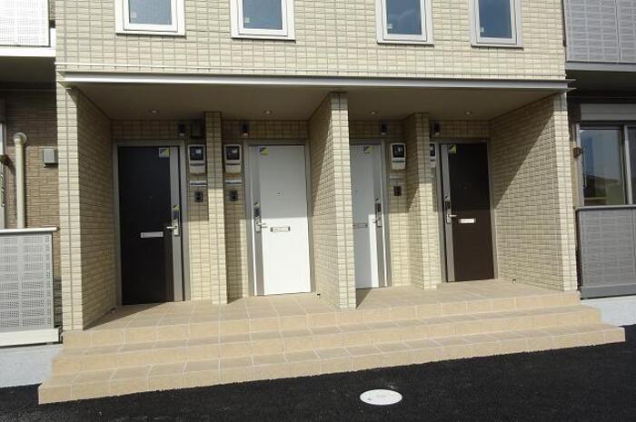 17/19 エントランス