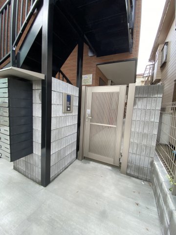 19/26 エントランス