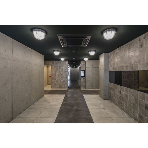 23/30 エントランス