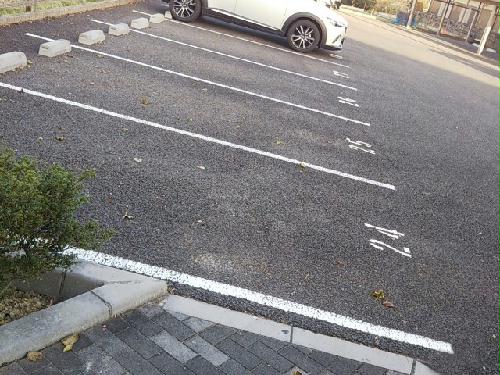 13/14 駐車場