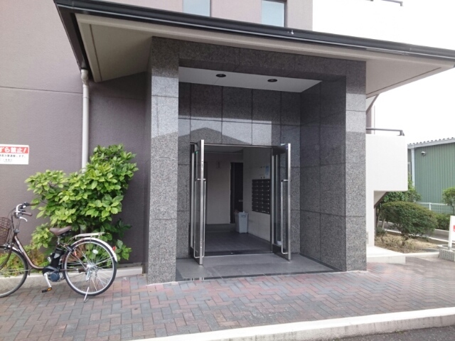 14/20 エントランス