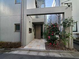 2/2 エントランス