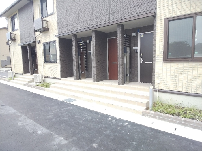 18/25 エントランス