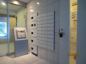 2/2 エントランス