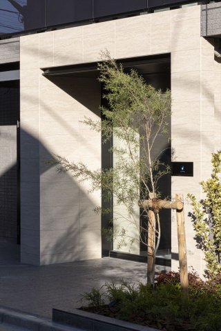 27/30 エントランス