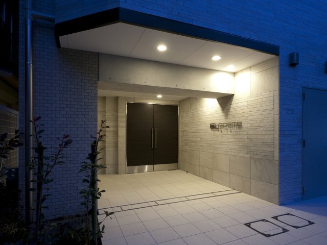 2/2 エントランス