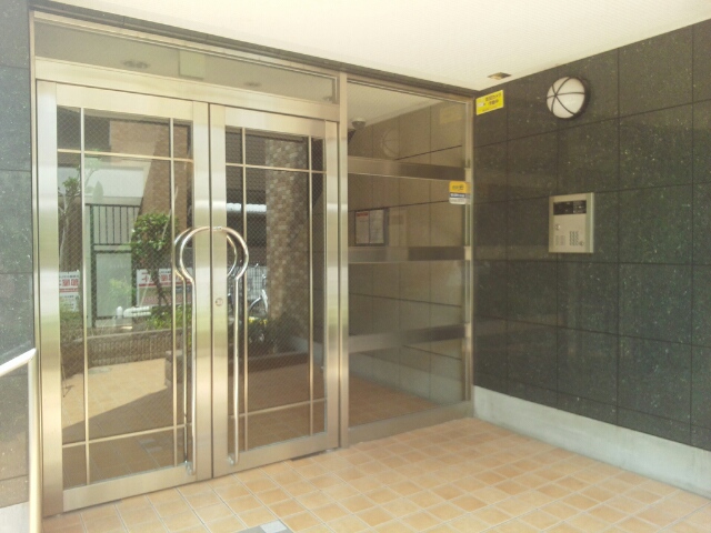 14/20 エントランス