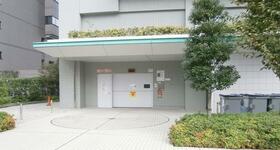 16/19 エントランス