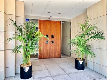 23/25 エントランス