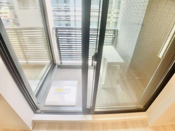 21/26 バルコニー