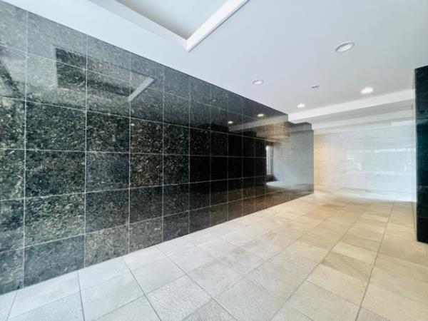 18/18 エントランス