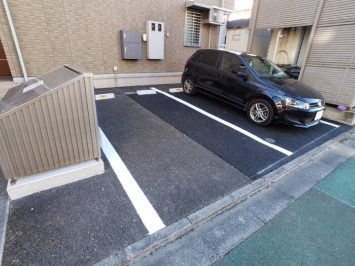20/28 駐車場