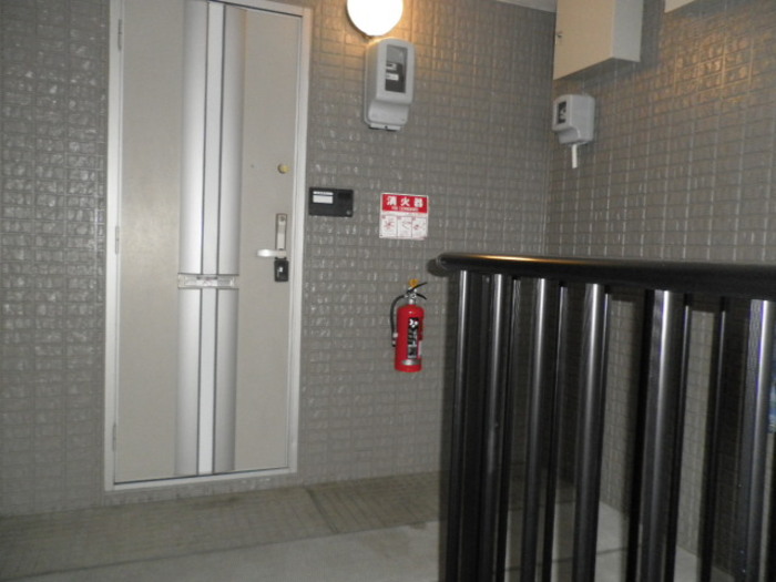 16/18 エントランス