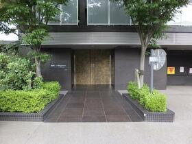 16/16 エントランス