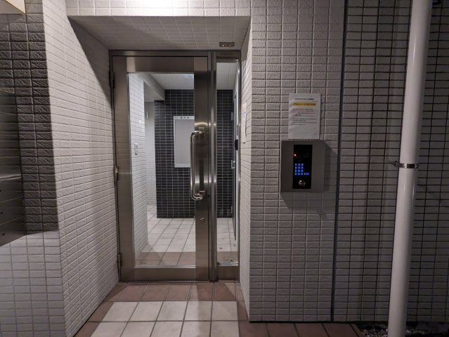 20/29 エントランス