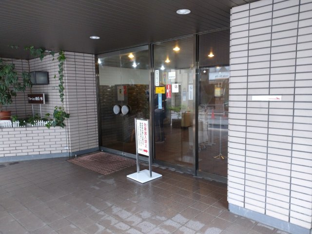 21/23 エントランス