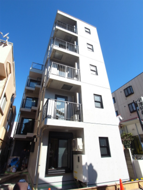 17/19 エントランス