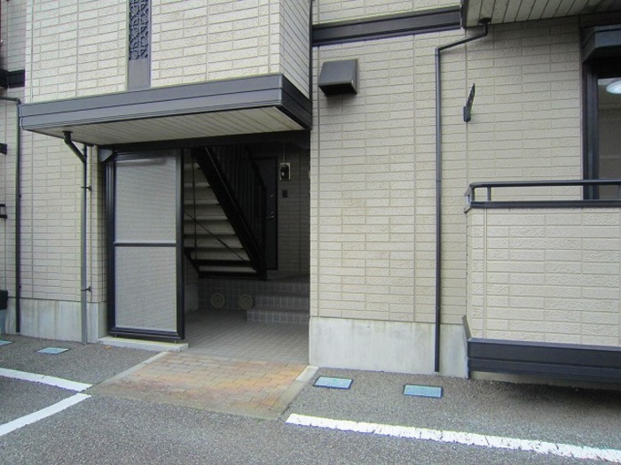 19/21 エントランス