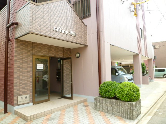 17/17 エントランス