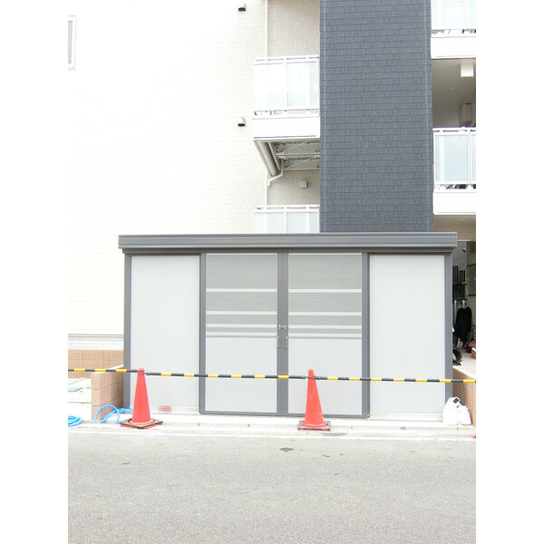 15/18 エントランス